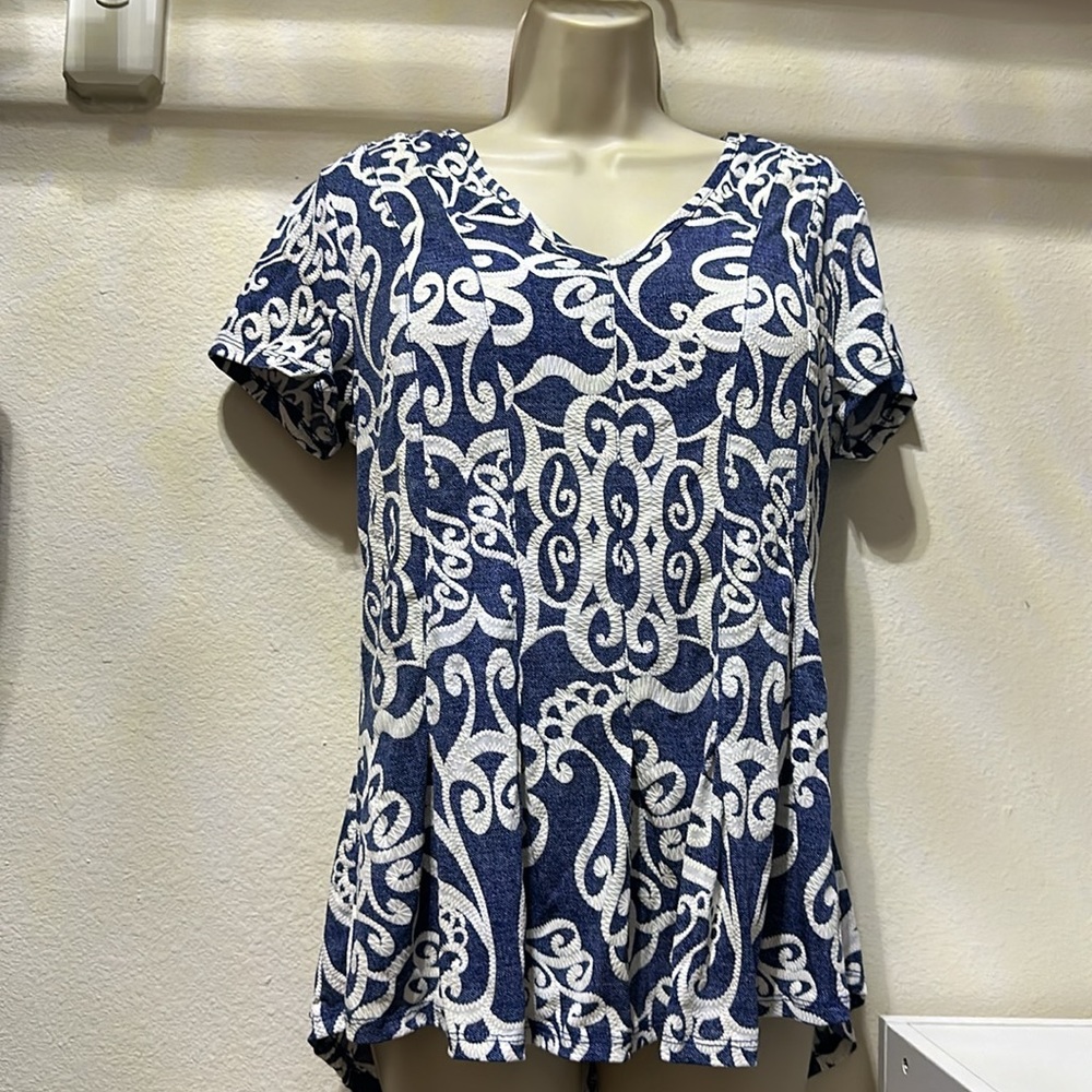 Women’s Summer top, size medium